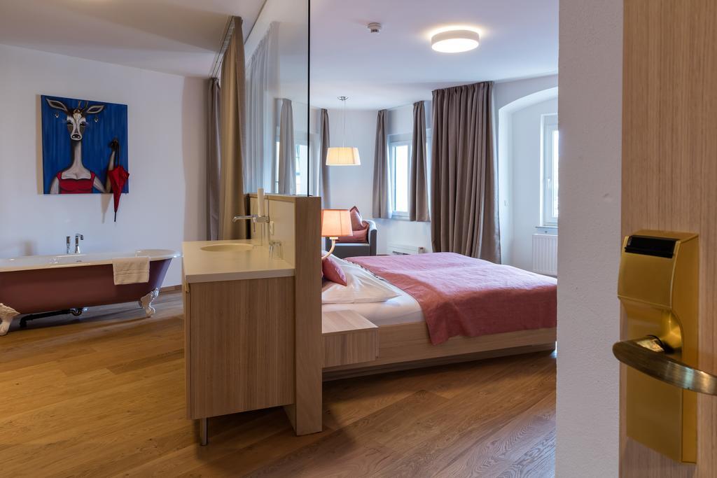 גמונדן Seehotel Schwan מראה חיצוני תמונה